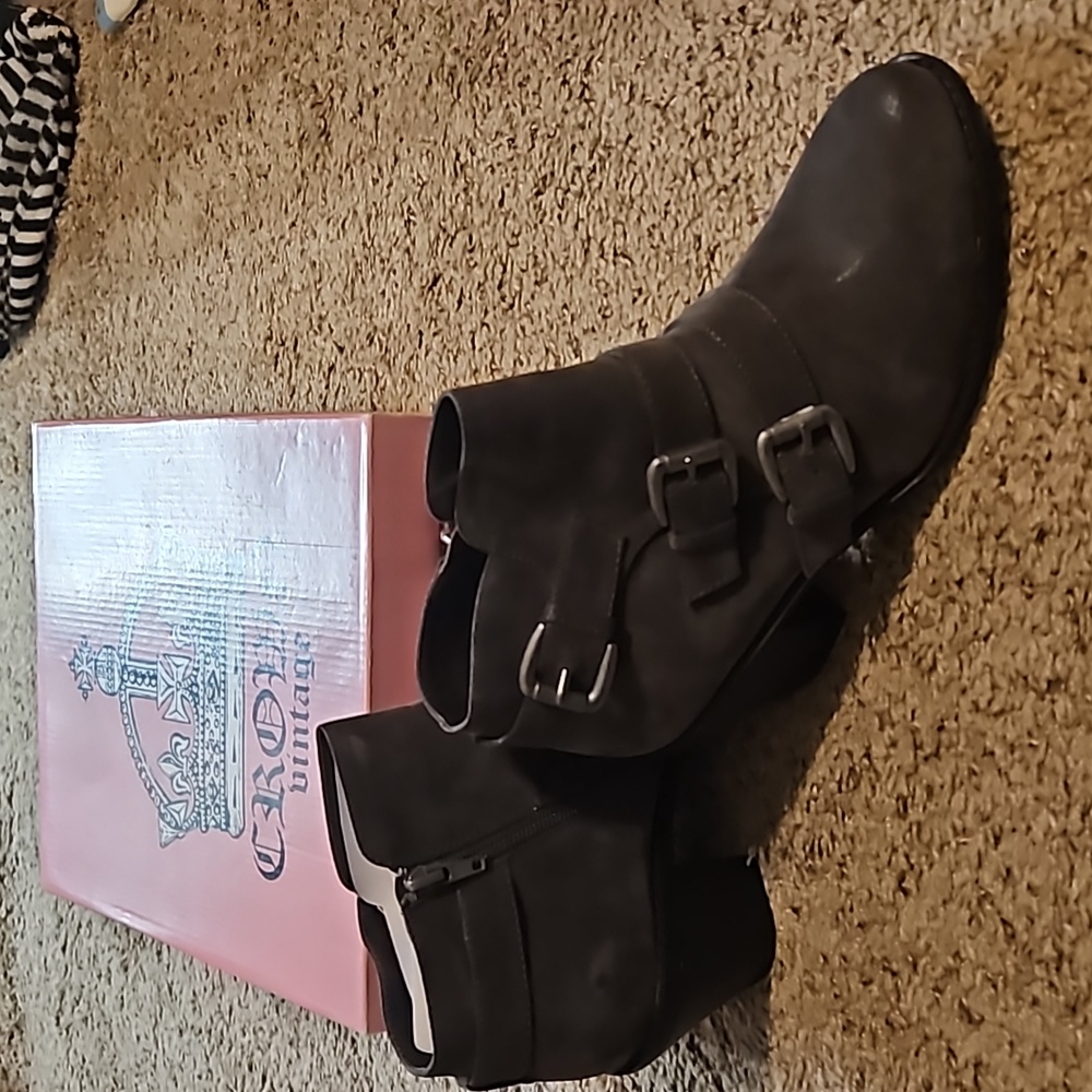 New Crown Vintage Distressed Boots